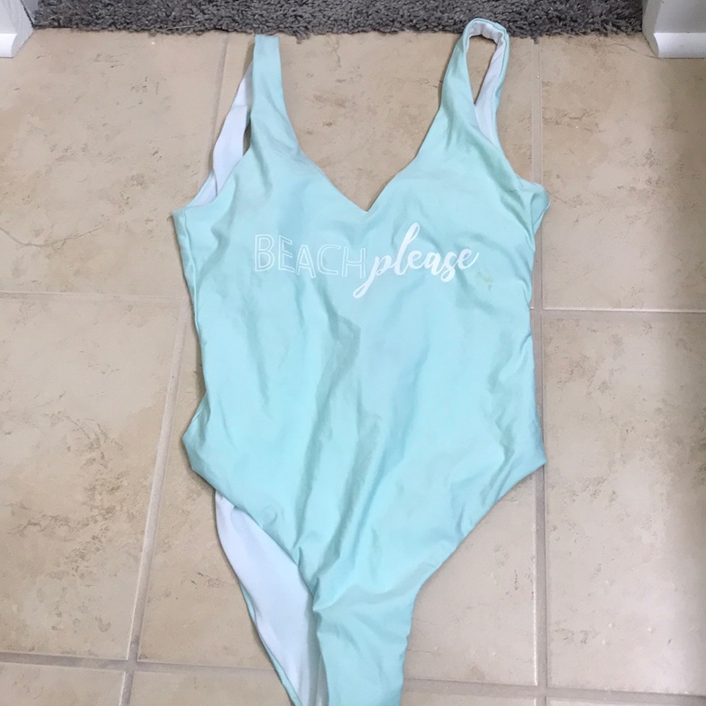 One piece “beach please”